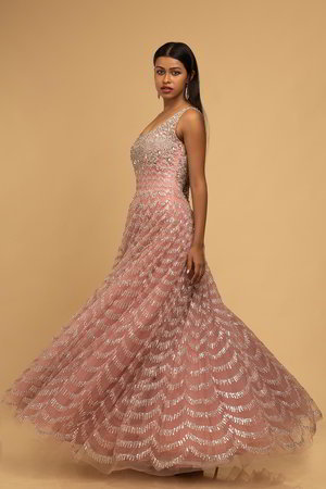 Розовое роскошное длинное платье в пол