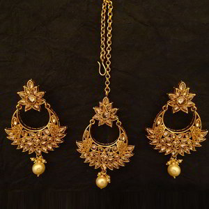 Цвета меди, бежевое, коричневое и золотое медное и латунное индийское украшение на голову (манг-тика) со стразами, перламутровыми бусинками