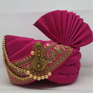Розовый шёлковый индийский тюрбан (чалма), украшенный вышивкой люрексом с кружевами