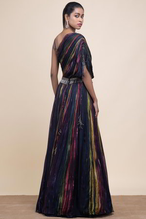 Разноцветное платье / костюм из крепа без рукавов, украшенное печатным рисунком, вышивкой