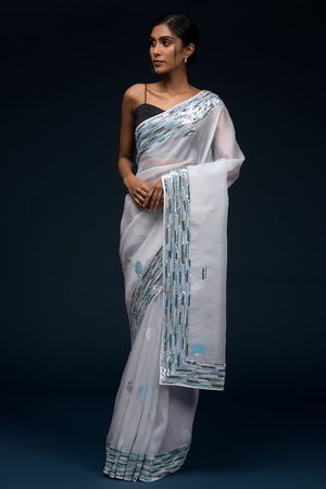 Серебристое и синее индийское сари из органзы, украшенное вышивкой