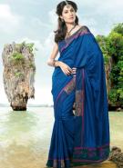 Тёмно-голубое сари из натурального индийского шёлка в горошек, с бордюром, украшенным вышитым цветочным орнаментом