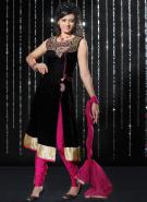 Чёрное платье / туника без рукавов + летние светло-вишневые брюки и накидка