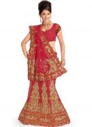 Женский национальный индийский свадебный костюм цвета кардинал — лехенга (ленга) чоли, украшенный, вышивкой ручной работы и стразами Сваровски