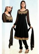 Чёрное вечернее платье из креп-жоржета, с длинными рукавами