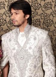 Необычный белый индийский свадебный мужской костюм из шёлка для жениха