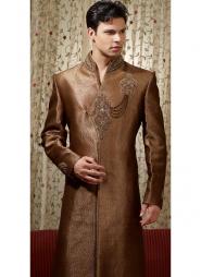 Терракотовый необычный индийский свадебный мужской костюм из парчи