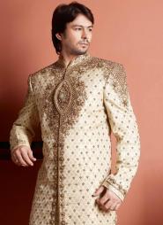 Кремовый народный индийский свадебный мужской костюм из шёлка