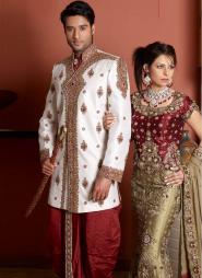 Белый карнавальный индийский свадебный мужской костюм из шёлка (брюки сангиновые)