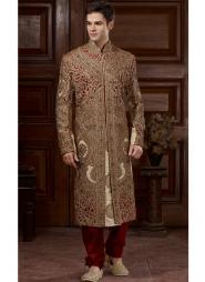 Бежевый необычный мужской костюм из шёлка (брюки бордовые) для свадьбы в индийском стиле