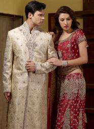 Кремовый индийский национальный свадебный мужской костюм из шёлка