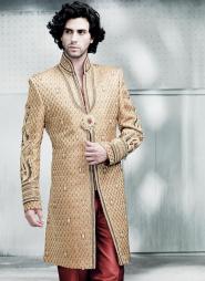 Бежевый национальный индийский свадебный мужской костюм из шёлка (брюки каштановые)