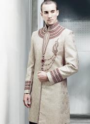 Кремовый национальный индийский свадебный мужской костюм из шёлка (брюки чёрные)