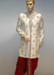 Белый восточный индийский свадебный мужской костюм из шёлка (брюки алые)