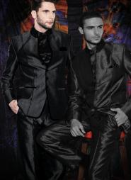 Чёрный приталенный мужской френч (воротник — стойка), украшенный вышивкой + брюки + рубашка