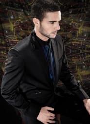 Чёрный деловой мужской костюм-двойка + рубашка+ галстук