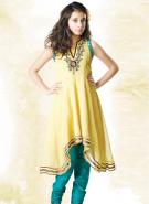 Песочное платье без рукавов + летние сине-зелёные брюки