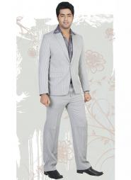 Светлый приталенный мужской костюм-двойка в тонкую полоску в стиле Чикаго + рубашка