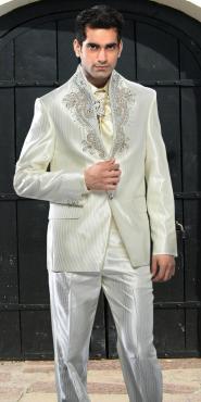 Необычный свадебный / вечерний мужской костюм-двойка цвета шампанского + рубашка + галстук с брошью