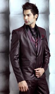 Тёмно-фиолетовый праздничный мужской костюм-тройка (с жилетом) + рубашка + галстук с брошью