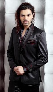 Чёрный стильный мужской костюм-двойка + рубашка