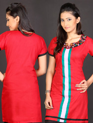 Красное платье из хлопка, с короткими рукавами