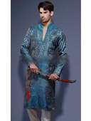 Сливочно-голубой мужской индийский национальный костюм из парчи, украшенный вышивкой скрученной шёлковой нитью, стразами и бисером