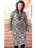 Чёрный мужской индийский национальный костюм из парчи, украшенный вышивкой скрученной шёлковой нитью, стразами и бисером