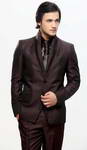 Тёмно-каштановый мужской костюм-двойка + шёлковая рубашка + галстук с брошью