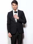 Чёрный мужской костюм-двойка + рубашка с бабочкой