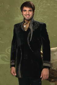 Чёрный дорогой эксклюзивный бархатный мужской костюм-двойка, украшенный вышивкой с бисером, пайетками и стразами