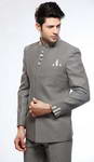 Светло-серый мужской костюм-двойка