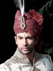 Бордовый индийский мужской тюрбан (чалма) с брошью