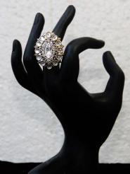 Индийское кольцо «под золото» со стразами