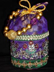 Индийская маленькая красивая женская сумочка цвета индиго, украшенная вышивкой скрученной шёлковой нитью, бисером и стразами