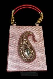 Красная индийская маленькая сумочка, украшенная стразами