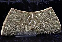 Золотистая индийская маленькая свадебная сумочка (клатч), украшенная бисером, пайетками и стразами