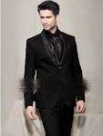 Чёрный мужской костюм-двойка + шёлковая рубашка + галстук с брошью