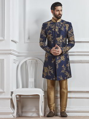 Национальные индийский свадебный мужской костюм: синее шервани + песочные чуридары