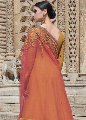 Длинное платье в пол из креп-жоржета цвета охры, с длинными рукавами, украшенное вышивкой с люрексом