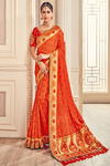 Оранжевое нарядное индийское сари из жаккардовой ткани, украшенное вышивкой с люрексом