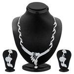 Серебристое индийское колье, покрытое родием, с белыми стразами