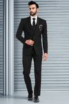 Чёрный мужской костюм-тройка (с жилетом) + белая рубашка с галстуком