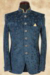 Синий бархатный мужской френч (воротник — стойка), украшенный вышивкой