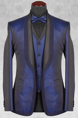 Синий с чёрным мужской костюм-тройка (с жилетом) + рубашка с бабочкой