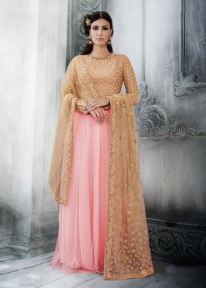 Розовое длинное платье / анаркали / костюм из фатина, украшенное вышивкой со стразами, кусочками зеркалец