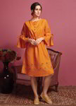 Шафрановое летнее платье из хлопка, с рукавами ниже локтя