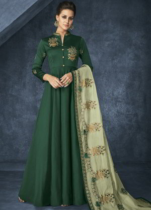 Тёмно-зелёное шёлковое платье / костюм, украшенное вышивкой