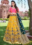 *Жёлтый шёлковый индийский женский свадебный костюм лехенга (ленга) чоли, украшенный вышивкой