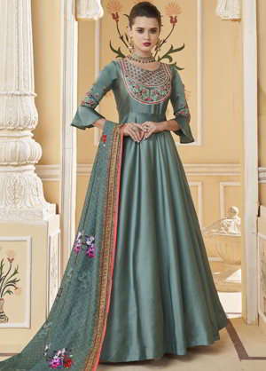 Сине-зелёное шёлковое платье / костюм, украшенное вышивкой